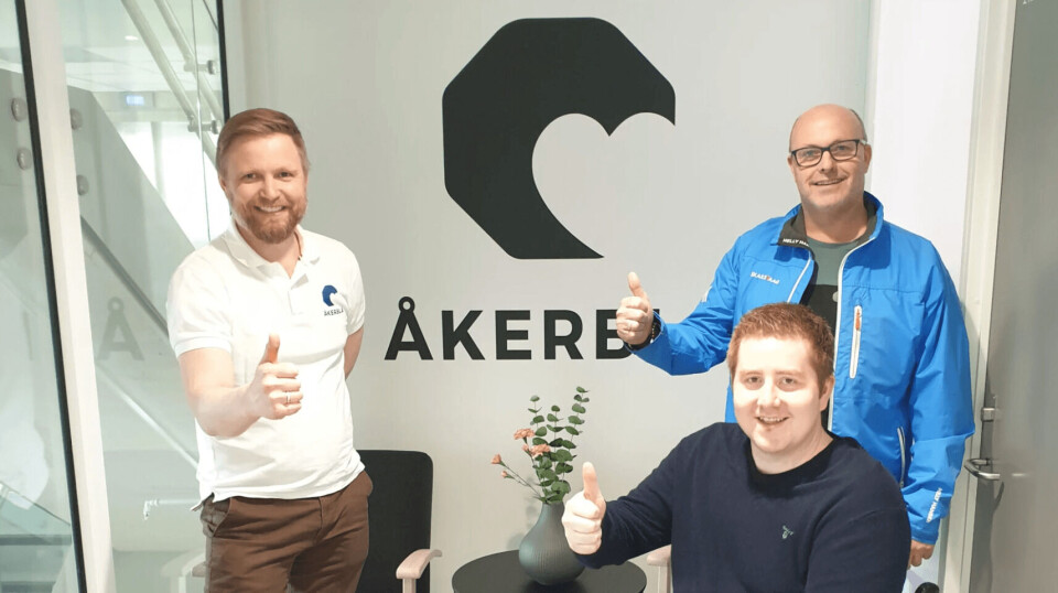 Kenneth Jørgensen, Åkerblå AS, Vegard Kristiansen og Kai Egil Skarsvåg fra Skarsvåg Boats AS. Foto: Åkerblå AS