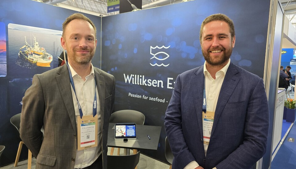 Ståle Ramstad, CEO i Williksen Fangst og Fredrik Williksen, prosjektansvarlig i Williksen Forvaltning, viser frem selskapets salgsavdelnig.
