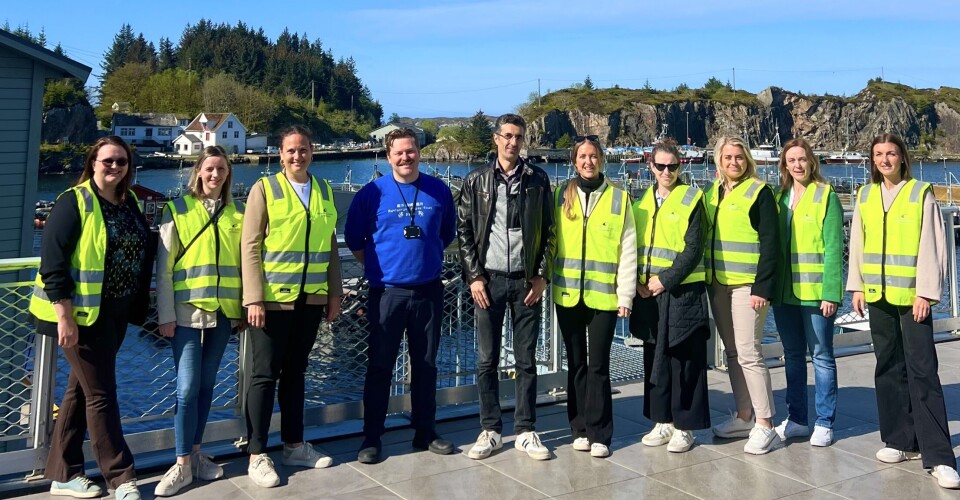 Deltakere fra NCE Seafood Innovations fokusgruppe for kompetanse fikk omvisning hos Bremnes Seashore. F. v: Fride Iversen, Lena Bekken, Synnøve Alise Furnes, Tina Gustavsen, Ida-Marie Andersen, Synnøve Austestad, Chris-André Elvik, Linn Tove Hollund, Anja Skarstein Scheen, Kajsa Nordström, Lena Gjernes