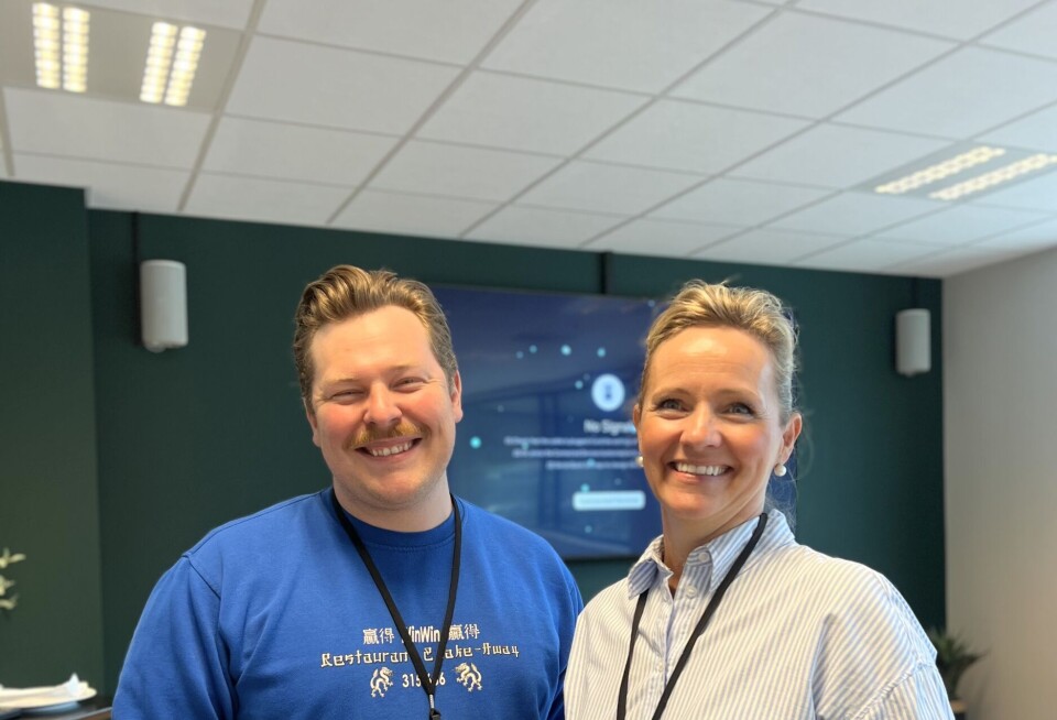 Chris André Elvik, HR-rådgiver, og Linn Tove Hollund, HR-direktør hos Bremnes Seashore, tok imot besøket og delte innsikt i selskapets HR-arbeid og strategi under omvisningen.