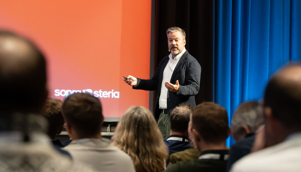 KI-konferansen til Aqkva er nå i gang. Caspar M. Lund er en av de som holder foredrag under konferansen.