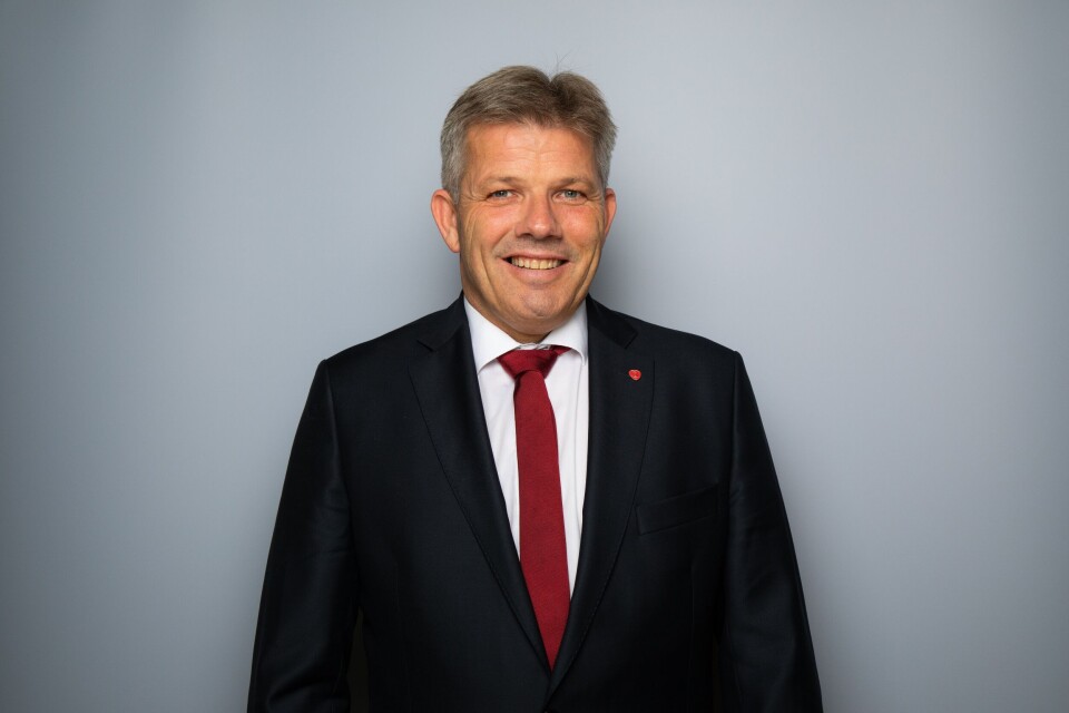 - Vi har en målsetting om å øke verdiskapingen og sikre helårlige arbeidsplasser i lokalsamfunn langs hele kysten, sier fiskeri- og havminister Bjørnar Skjæran. Foto: NFD