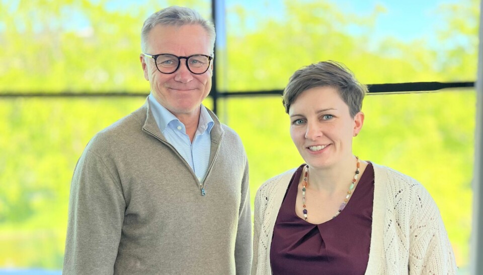 Nils Arne Grønlie, administrerende direktør i Pharmaq Analytics og Siri Stenersen Lohne, CFO i Bolaks.