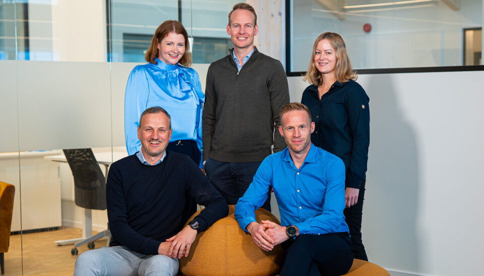 f.v: Julie Gulla-Pettersen Head of People Operations, Thomas Brevik Interim CEO og CFO, Astrid Dale Bolstad Dale VP Services n.f.v: Bjørnar Kvalsnes EVP Product & Technology, Per Alfred Holte CCO