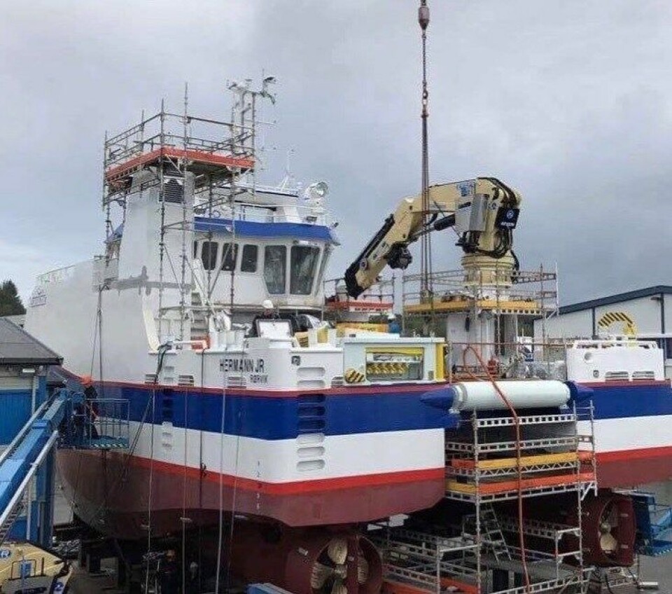 Her er fartøyet «Hermann JR» som er under bygging. Foto: Midt-Norsk Havbruk.