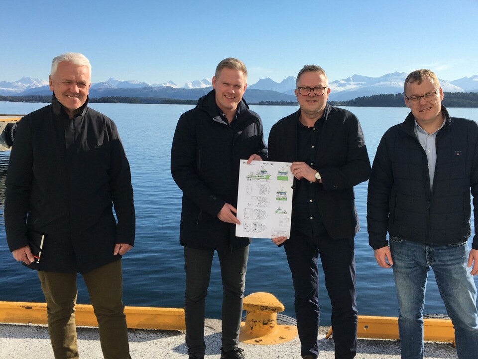 Kontraktsignering FSV Group og Fitjar Mekaniske Verksted. Fra venstre: Per Olav Myrstad (Styreformann FSV Group), Arild Aasmyr (CEO i FSV Group), Kjell Arild Skar (Salgssjef Fitjar Mek. Verksted) og Endre Brekstad (CTO i FSV Group). Foto: FSV Group.
