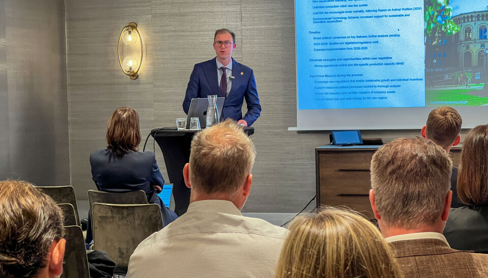 Finansdirektør Anders Hagestande presenterer på Britannia i Trondheim under Aqua Nor.