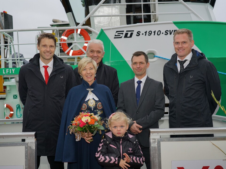 f.v. Geir Larsen (Verftsdirektør Vard Aukra), Gudmor Bente Aure Myrstad, Per Olav Myrstad (styreleder i FSV), blomsterpike Martine Moan Myklebust, Espen Drivenes (kaptein) og Arild Aasmyr (daglig leder FSV). Foto: Peder Otto Dybvik