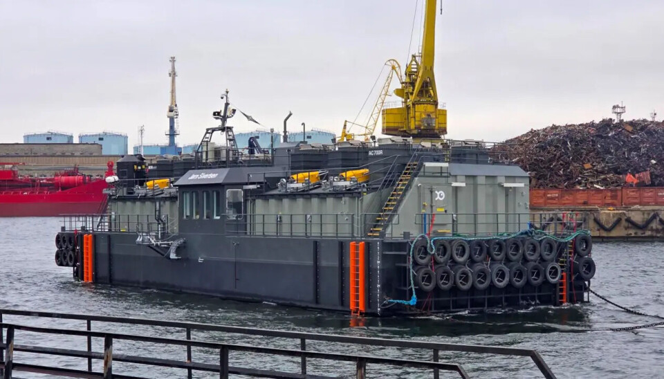 En fôrflåte av denne modellen, AC700R, skal leveres til Arctic Fish på Island. Flåten på bildet er levert til Lovundlaks.