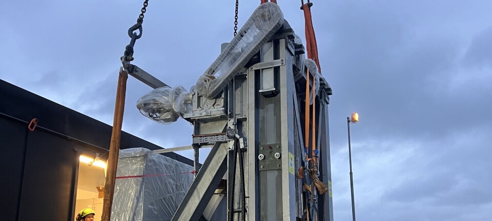 Verdens første batteribytterobot monteres på Nesoddtangen