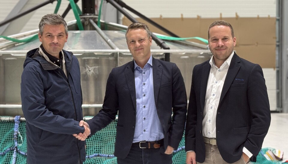 Prosjektleder for NMH Jørgen Fjeldvær (t.v.) har fått ScaleAQ med som partner. Her representert av CEO Seabased Sigurd Flaat Liljefjell og CEO Group Audun Sivertsen Fjeldvær.