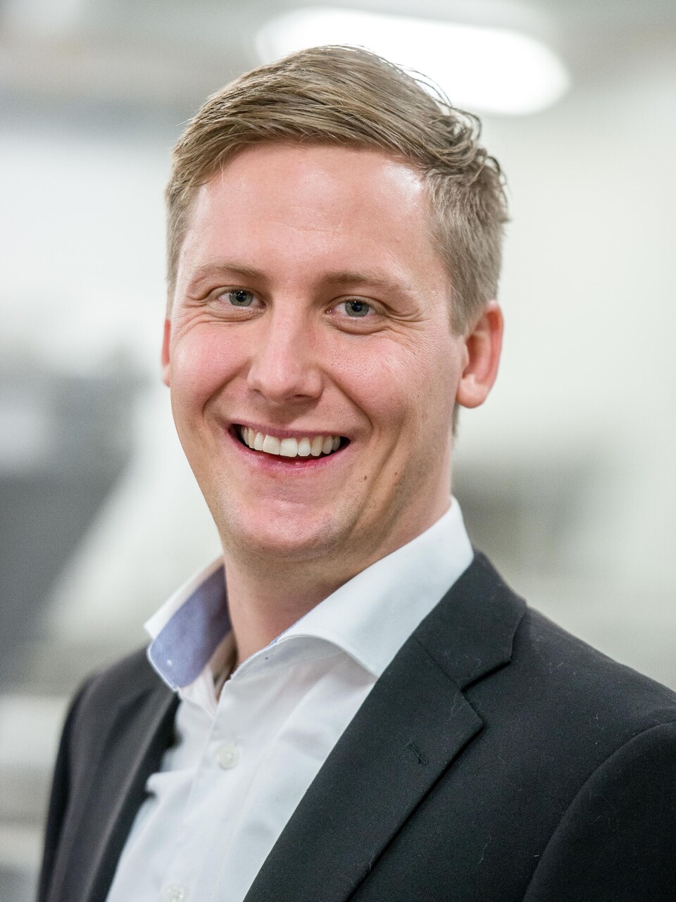 Rudi Ripman Seim har vært en del av SalmoBreed siden 2012. Han gikk inn i stillingen som fiskehelsesjef for divisjonen Benchmark Genetics ved inngangen til 2018. Rudi er utdannet fiskehelsebiolog fra Universitet i Bergen. Han har i tillegg gjennomført Gründerskolen som er et samarbeid mellom Universitet i Oslo og Boston University School of Management og har en Bachelor i økonomi og administrasjon fra Norges Handelshøyskole.. Rudi Ripman Seim har vært en del av SalmoBreed siden 2012. Han gikk inn i stillingen som fiskehelsesjef for divisjonen Benchmark Genetics ved inngangen til 2018. Rudi er utdannet fiskehelsebiolog fra Universitet i Bergen. Han har i tillegg gjennomført Gründerskolen som er et samarbeid mellom Universitet i Oslo og Boston University School of Management og har en Bachelor i økonomi og administrasjon fra Norges Handelshøyskole..