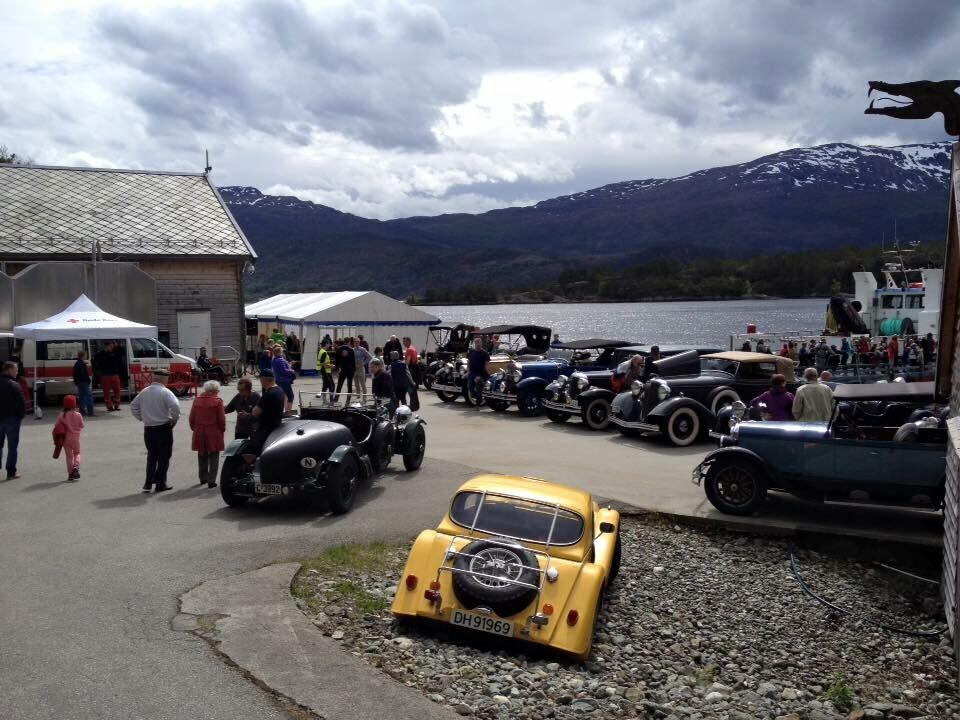 Steinvik Fiskefarm arrangerte åpen dag 21 mai og fikk hele 650 besøkende på sitt visningssenter. Foto: Anne Karin Vassbotten. Steinvik Fiskefarm arrangerte åpen dag 21 mai og fikk hele 650 besøkende på sitt visningssenter. Foto: Anne Karin Vassbotten.