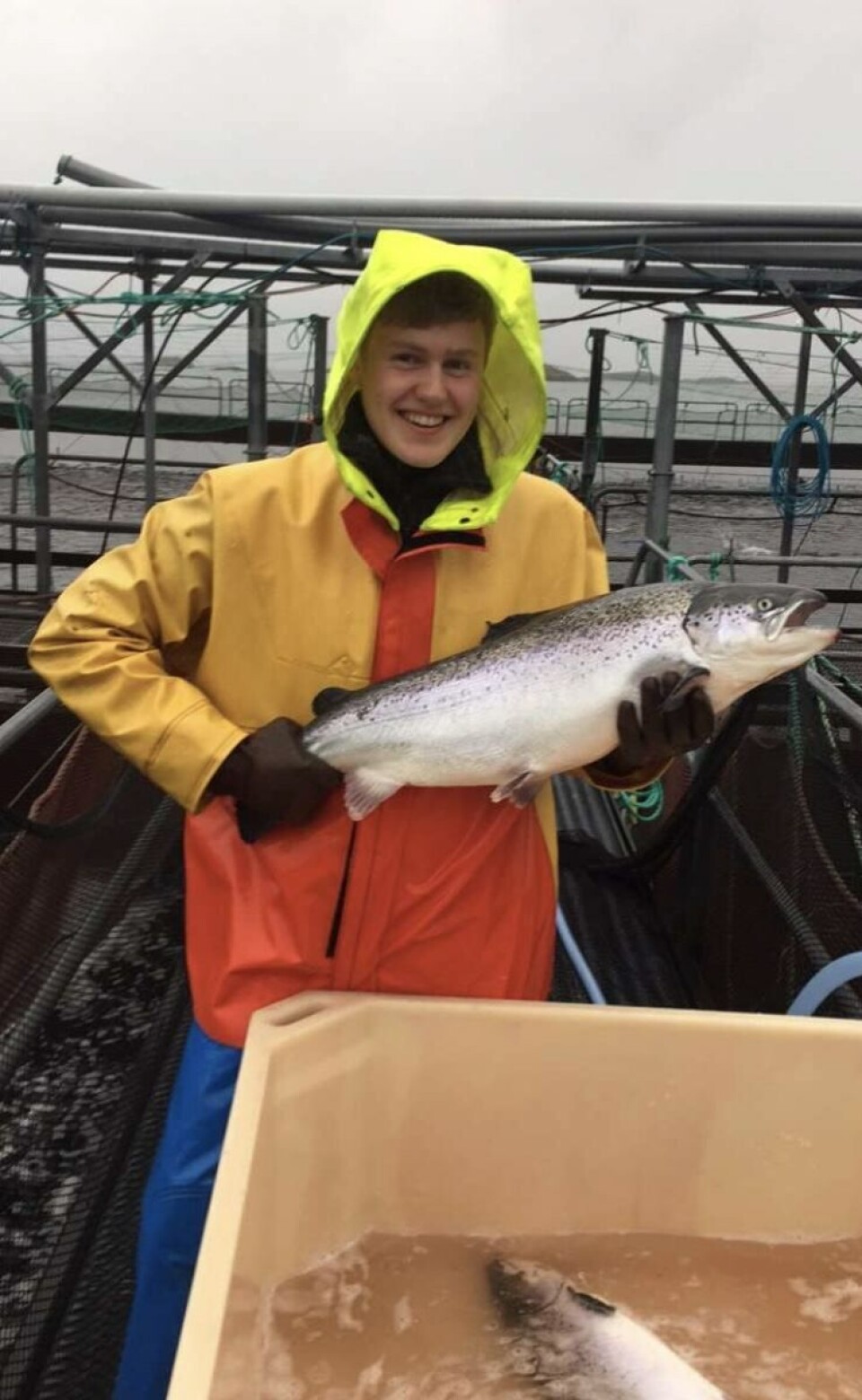 Kristoffer Karstensen sier at det beste med jobben er å få være ute hver dag, uansett vær eller vind. Foto: privat.