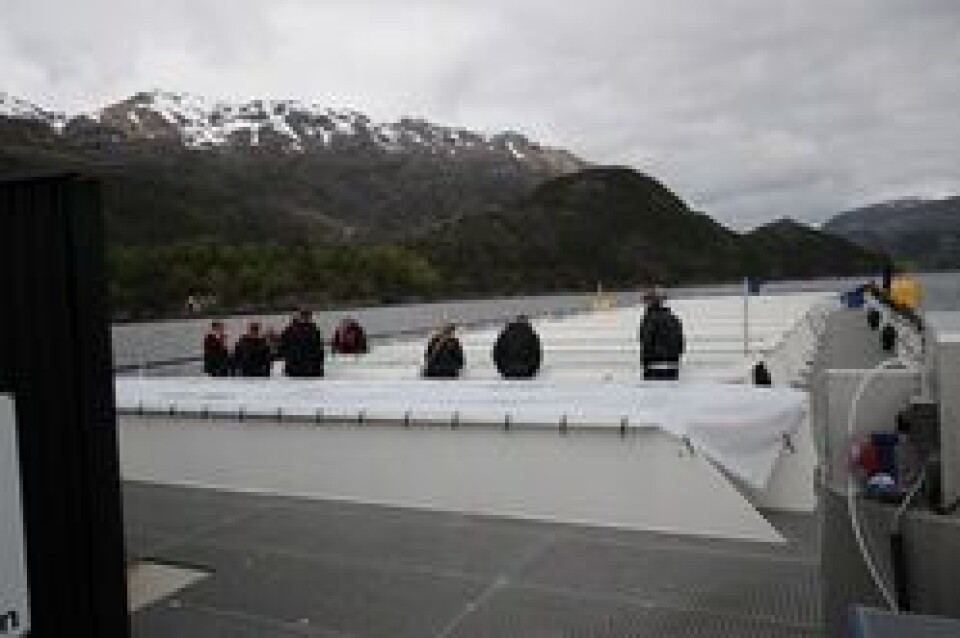 Anlegget er 50 meter langt, 12 meter bredt, og stikker 8 meter ned i sjøen.