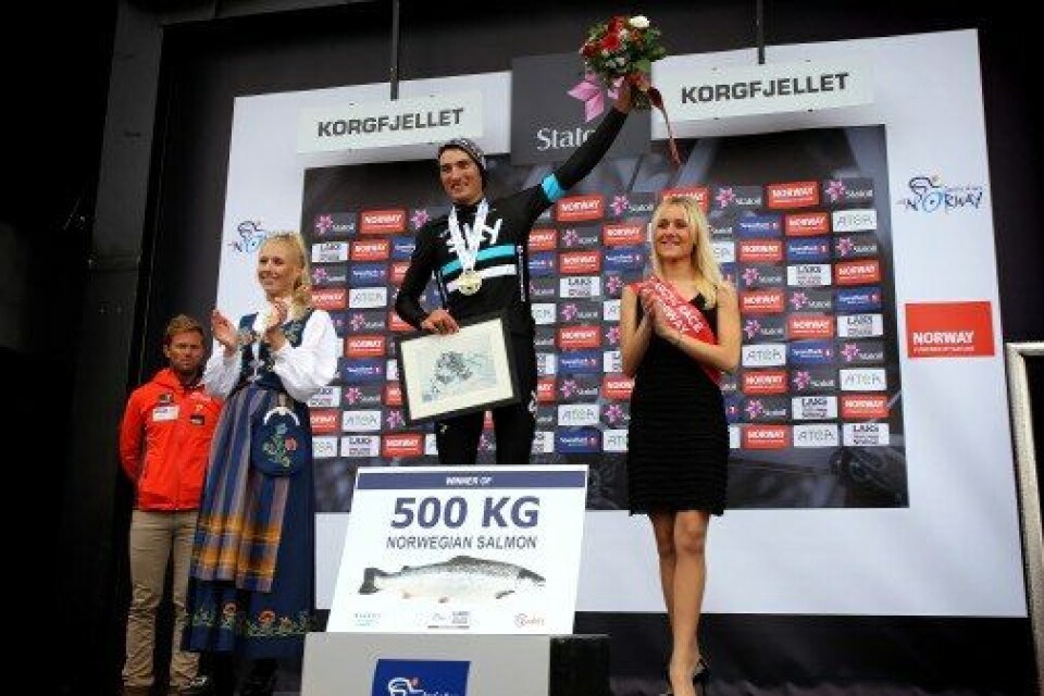 Gianni Moscon vant den 3. etappen av Arctic Race of Norway og sikret seg dermed 500 kilo laks. Foto: Norges Sjømatråd.