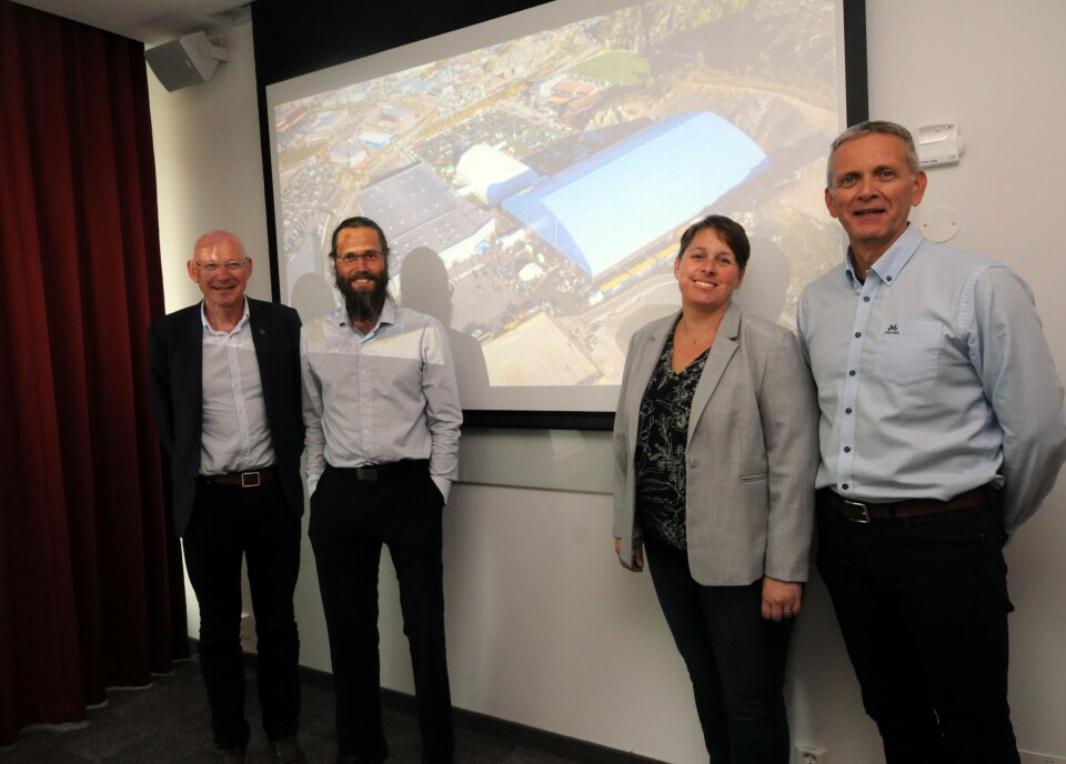 F. v.: Kjell Arne Møklebust, styreleder i AqKva; Vidar Onarheim, daglig leder i HavExpo; Cecilie Dahl, styreleder i Sotra Sportsklubb og Dan Christiansen, styreleder i HavExpo. Foto: Pål Mugaas Jensen.