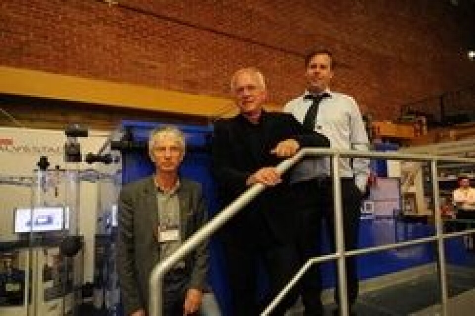 Ideskaperen til CO2-lufteren er tidligere Sintef-forsker Yngve Ulgenes (i midten). Produsent av lufteren er Alvestad Marin, her ved Runar Alvestad (t.h). Asbjørn Bergheim (t.v.) ved Iris (tidligere Rogalandsforskning) har gjort den vitenskapelige uttestingen av den.