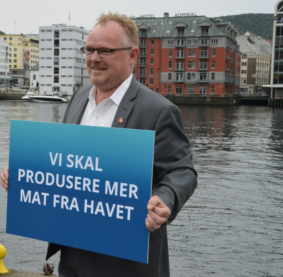 Fiskeriminister Per Sandberg vil produsere mer fra havet. Foto: Therese Soltveit