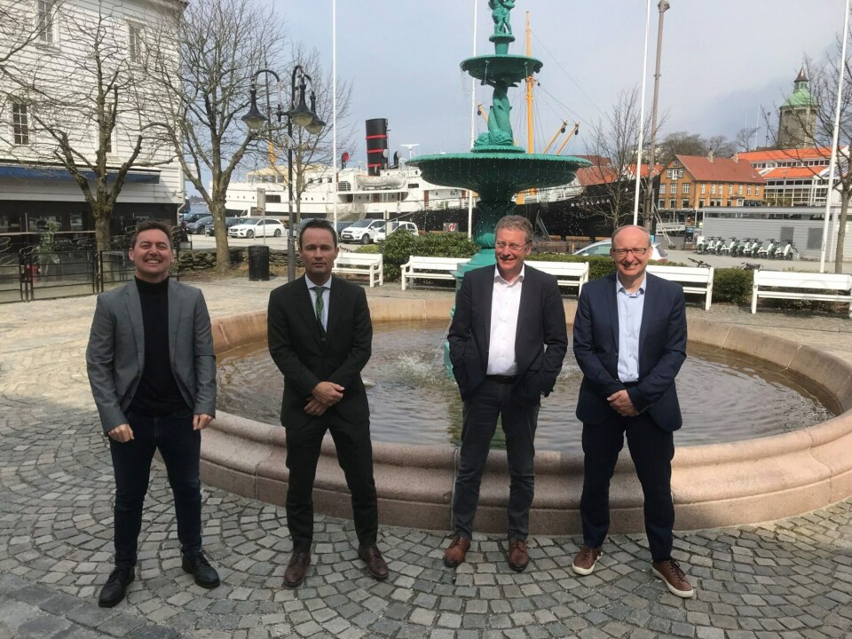 Bidragsyterne på dagens webinar med lansering av rapporten 'Bærekraftig vekst med lukket oppdrett i sjø' var professor Ragnar Tveterås (f.v.) fra UiS, advokat og partner Grunde Bruand i Wikborg Rein, CEO Andreas Kvame i Grieg Seafood ASA og daglig leder Eivind Helland i Blue Planet AS. I tillegg delte fiskeri- og sjømatminister Odd Emil Ingebrigtsen myndighetenes refleksjoner.