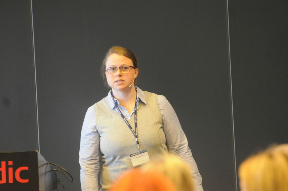 - Vi skal også jobbe med muligheten for å sette ut sedimentfeller for oppsamling av feces i merd. Målet er å lage en prosedyre som kan anvendes i den daglig driftssituasjonen på anlegg for å kunne si noe om fiskevelferden, sa Ann-Kristin Tveiten under Havbruk2016. Foto: Pål Mugaas Jensen