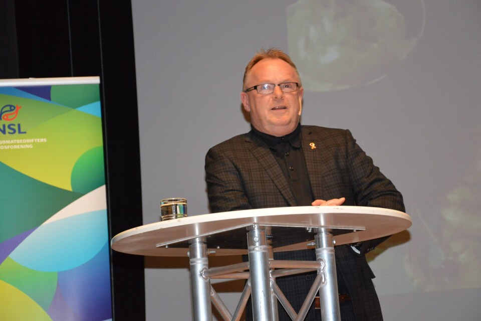 Fiskeriminister Per Sandberg på talerstolen under Sjømatdagene 2017. Foto: Therese Soltveit Fiskeriminister Per Sandberg på talerstolen under Sjømatdagene 2017. Foto: Therese Soltveit