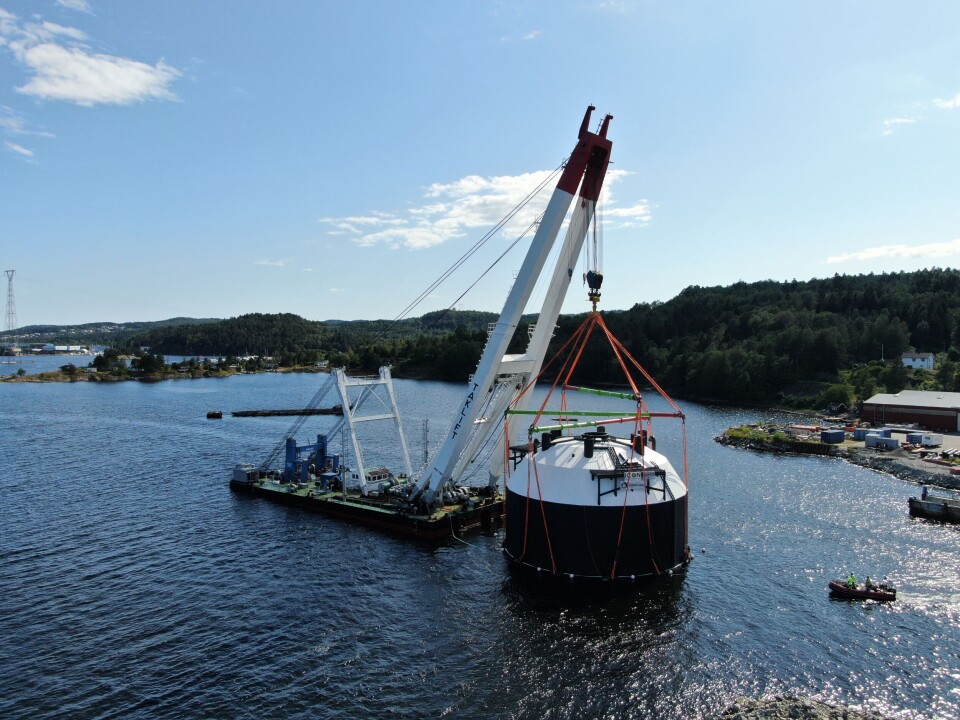 Postsmolt Globen skal slepes til Bamle hvor teknisk ustryr skal innstalleres. Foto: Fishglobe. Postsmolt Globen skal slepes til Bamle hvor teknisk ustryr skal innstalleres. Foto: Fishglobe.