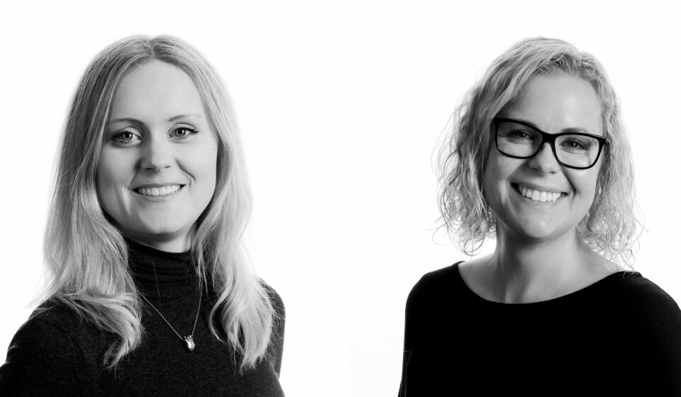 Veterinær Hanna Sæteraas Bjerke og Fiskehelsebiolog Stine Kolstø i FoMAS forteller om økte tilfeller av gjellescore på Vestlandet. Foto: Fomas. Veterinær Hanna Sæteraas Bjerke og Fiskehelsebiolog Stine Kolstø i FoMAS forteller om økte tilfeller av gjellescore på Vestlandet. Foto: Fomas.