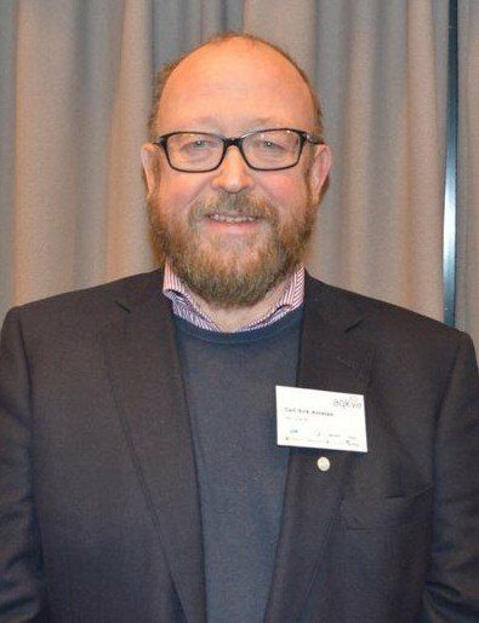 Carl Erik Arnesen, administrerende direktør i Hav Line sier kundene må nok smøre seg med tålmodighet litt til, ettersom slaktebåten blir vel en måned forsinket. Foto: Therese Soltveit. Carl Erik Arnesen, administrerende direktør i Hav Line sier kundene må nok smøre seg med tålmodighet litt til, ettersom slaktebåten blir vel en måned forsinket. Foto: Therese Soltveit.