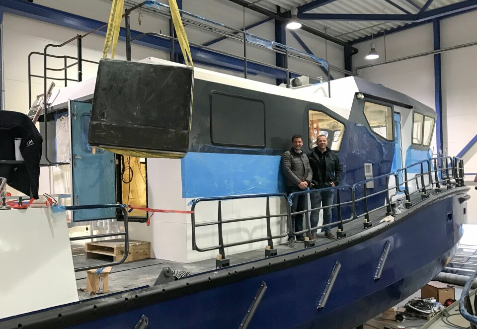 Her fra besøk hos Maritime Partner og inspeksjon av bygg nr. 1 «RIND LEXO». Fra venstre Kjetil Hantveit (Norwegian Rig Shuttle) og Rolf Harald Jensen (Fiskeridirektoratet). Foto: Maritime Partner.