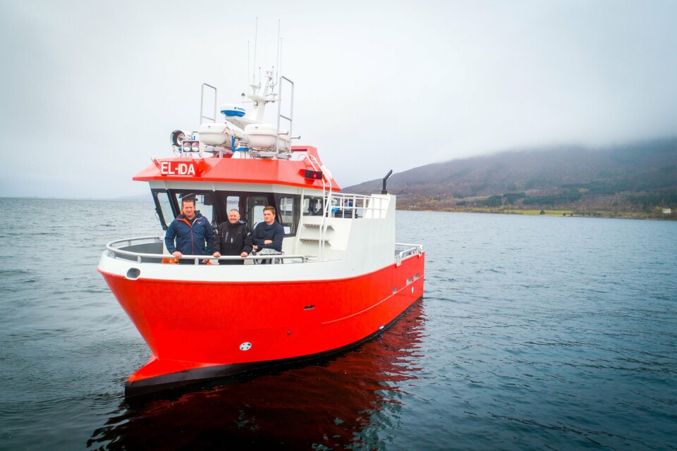 Mannskapet som hentet El-Ida i Brønnøysund kjørte oppover til Bolga. Fra venstre: Driftsleder Oskar Hammer, Olafur Tavsen og Tom Hammer. Foto: Nova Sea.