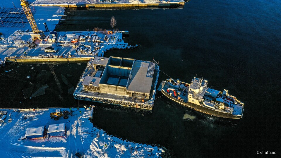 Sjøsetting av fôrflåten. Foto: Oksfoto.no Sjøsetting av fôrflåten. Foto: Oksfoto.no