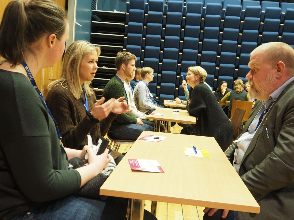Speed date under Brohodekonferansen Vår 2017 i Rørvik (6-7. mars). Foto: Alexandra Neyts. Speed date under Brohodekonferansen Vår 2017 i Rørvik (6-7. mars). Foto: Alexandra Neyts.
