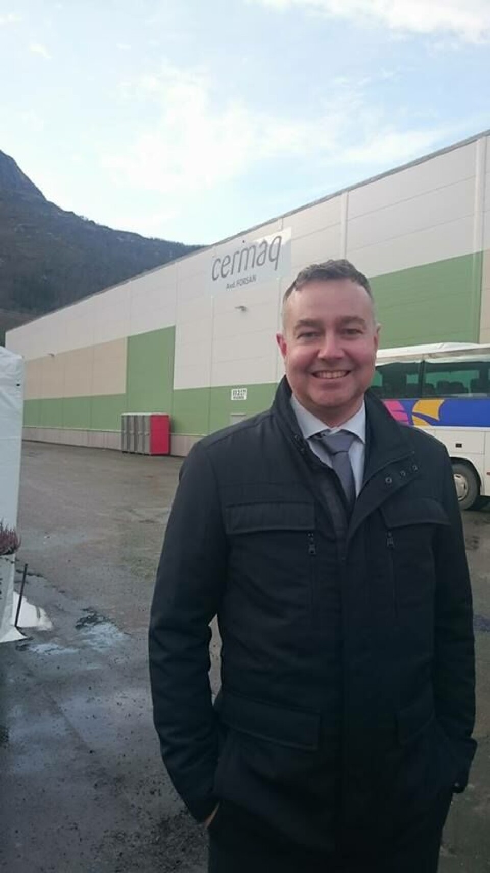 Snorre Jonassen, administrerende direktør i Cermaq, er fornøyd med åpning av det nye anlegget. Foto: Therese Soltveit. Snorre Jonassen, administrerende direktør i Cermaq, er fornøyd med åpning av det nye anlegget. Foto: Therese Soltveit.