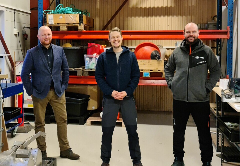 Fra venstre: Thomas Myhre ny daglig leder, Mikkel Pedersen styreleder og Øistein Birkelund ny teknisk inspektør. Foto: NOR Maritime Service