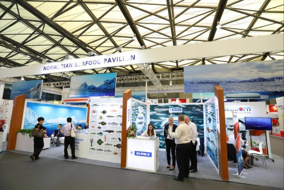 Norges Sjømatråd sin paviljong hvor seks norske selskaper har deltatt med stand sammen med dem. Klikk for større bilde. Foto: Norges sjømatråd.