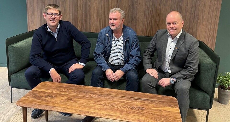 Bildet viser styreleder i Måsøval, Lars Måsøval, tidligere eier av Vartdal-gruppen, Ottar Vartdal og CEO i Måsøval, Asle Rønning. Foto: Måsøval