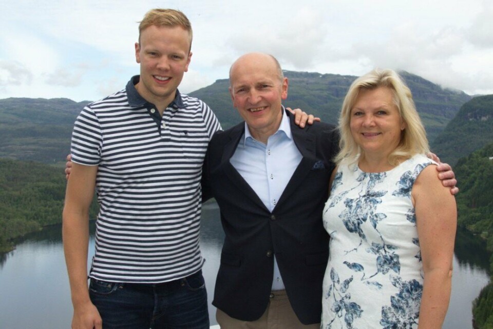 Familiebedrifta Eide Fjordbruk gjer det godt også i 2017 og har selskapets høgaste omsetning nokonsinne. Familiebedrifta har difor valgt å belønna dei tilsette med ein solid bonus for godt arbeid i 2017. Foto: Eide Fjordbruk. Familiebedrifta Eide Fjordbruk gjer det godt også i 2017 og har selskapets høgaste omsetning nokonsinne. Familiebedrifta har difor valgt å belønna dei tilsette med ein solid bonus for godt arbeid i 2017. Foto: Eide Fjordbruk.