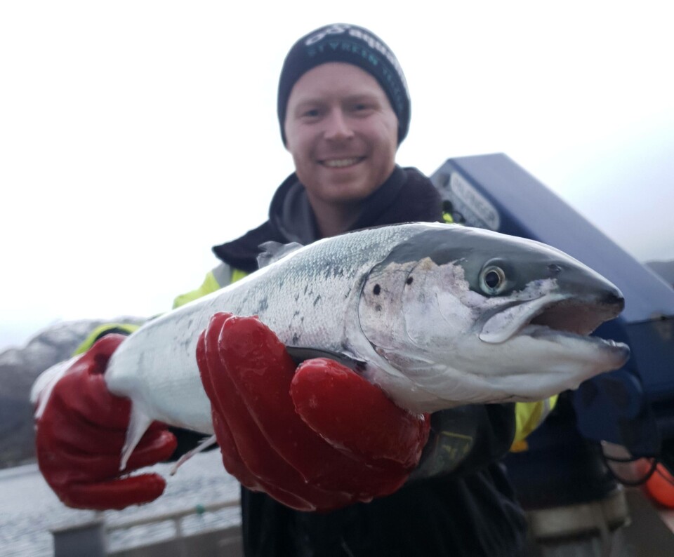 Masterstudenten fra Austevoll skryter over et godt miljø for unge i havbruksnæringen. Han trives godt med å møte likesinnede som også har engasjement og brenner for næringen. Foto: Privat.