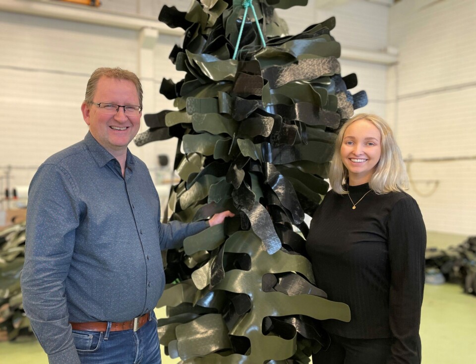 Etter mye omfattende arbeid kan Kjell Åge Saure og Mathilde Hauge Saure i Plany smile bredt, ettersom deres hvileskjul for rensefisk nå har blitt sertifisert. Foto: Plany. Etter mye omfattende arbeid kan Kjell Åge Saure og Mathilde Hauge Saure i Plany smile bredt, ettersom deres hvileskjul for rensefisk nå har blitt sertifisert. Foto: Plany.