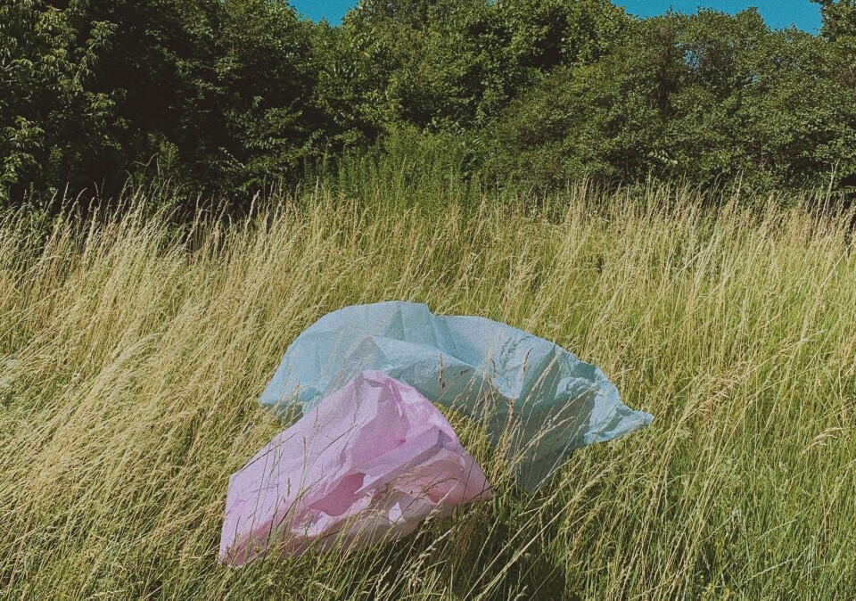 Penger fra bla plastposeavgiften skal brukes for å forske frem bedre måter å etterbruke plast i havbruk på, samt redusere mengden avfall. Foto: Norges Forskningsråd. Penger fra bla plastposeavgiften skal brukes for å forske frem bedre måter å etterbruke plast i havbruk på, samt redusere mengden avfall. Foto: Norges Forskningsråd.