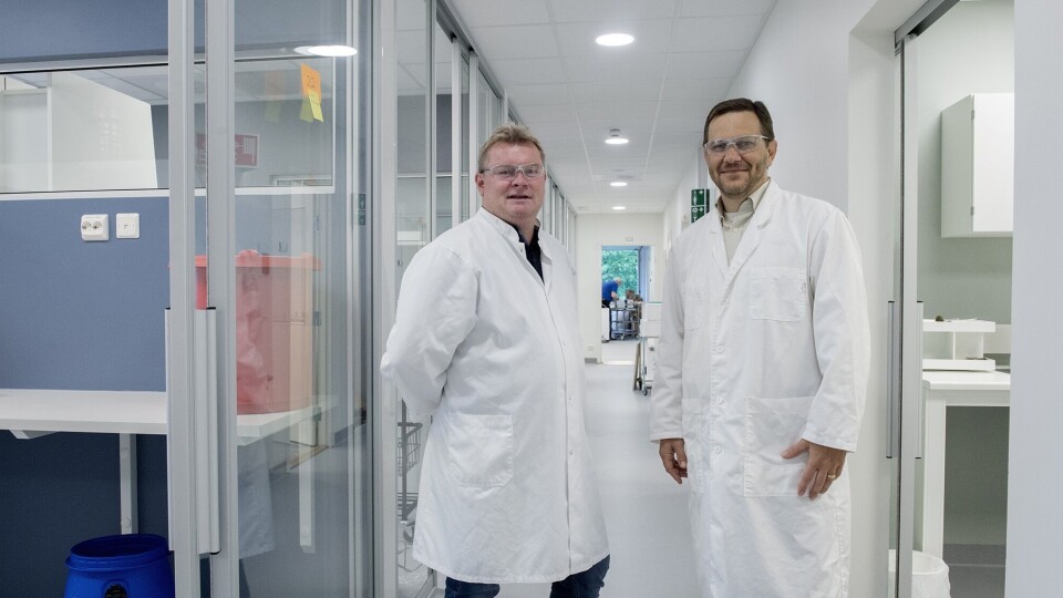 Forskningsdirektør Daniel Barziza og Laboratorieleder Karl Østerhus. Foto: Kjetil Alsvik.