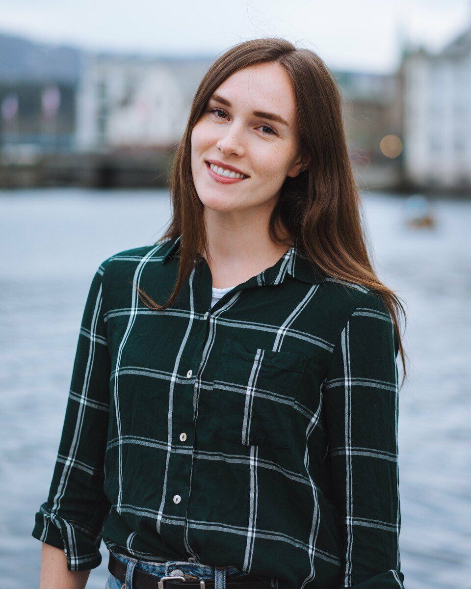 Mari Båtnes Birkeland jobbet som bioingeniør på Ullevål Sykehus, men ønsket å lære mer. Da valgte hun oppdrettsnæringen. Foto: Kenneth Svendsen. Mari Båtnes Birkeland jobbet som bioingeniør på Ullevål Sykehus, men ønsket å lære mer. Da valgte hun oppdrettsnæringen. Foto: Kenneth Svendsen.