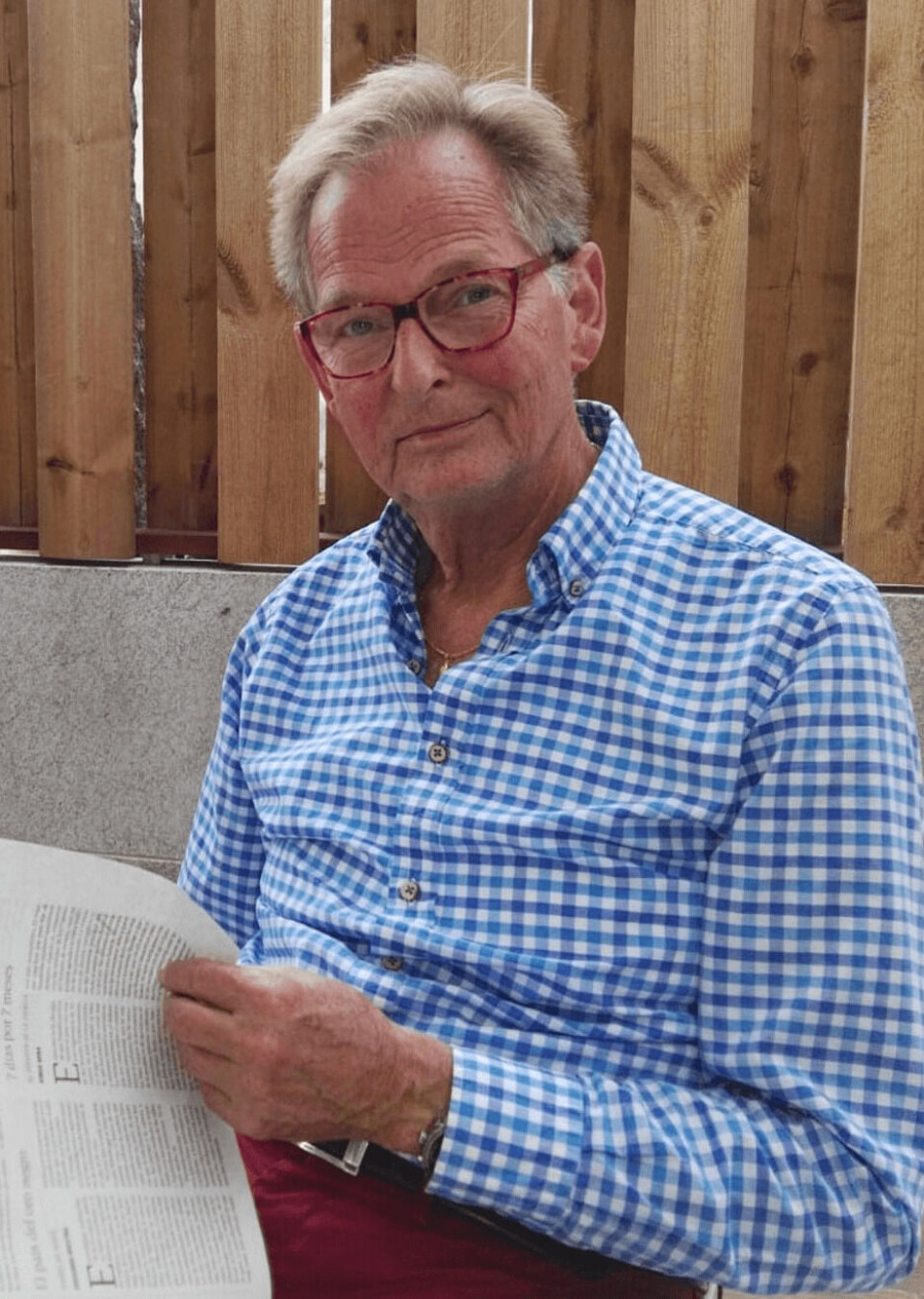 Victor Øiestad fyller 75 år den 9. april. Etter et langt liv innen akvakulturforskning nyter han nå pensjonisttilværelsen i Galicia i Spania. Akkurat nå sitter han og konen i koronabetinget husarrest, men han melder de så langt har gått klar av viruset. Foto: privat