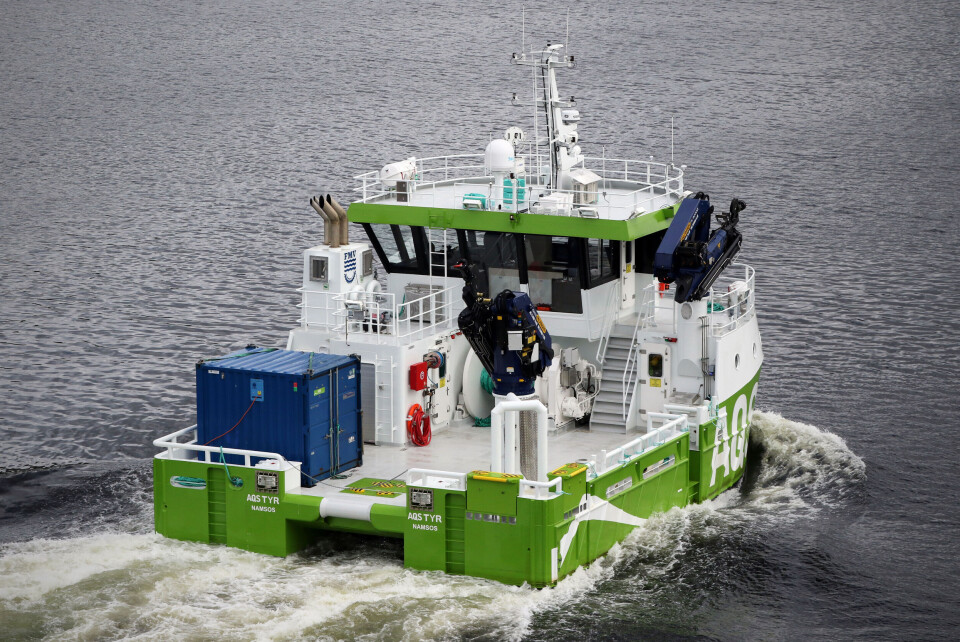 AQS Tyr er et multifartøy utrustet for alle typer serviceoppdrag innen havbruksnæringen. Foto: AQS.