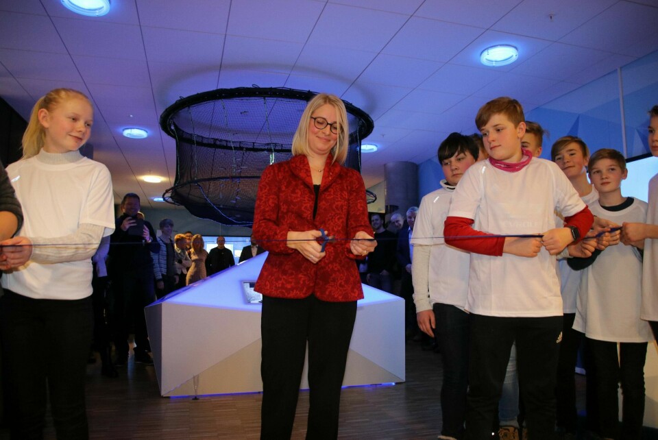 Fylkesråd Sigrid Ina Simonsen klippet snoren på Blue Visions åpningsfest 10. januar. Foto: Blue Vision.