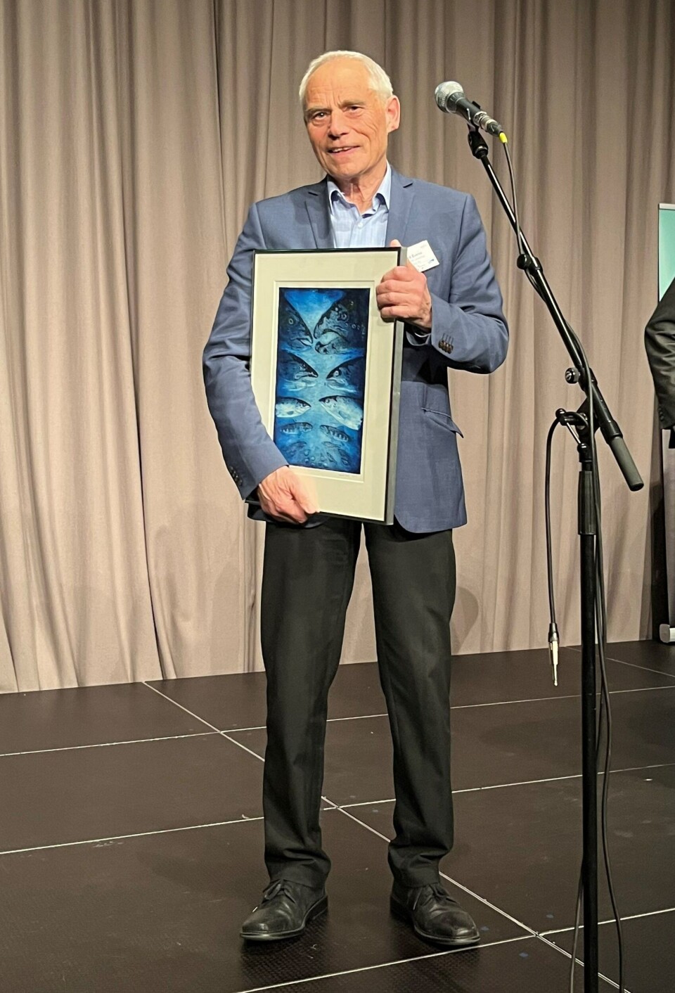 Håvard Bakke med prisbildet. Håvard Bakke med prisbildet.