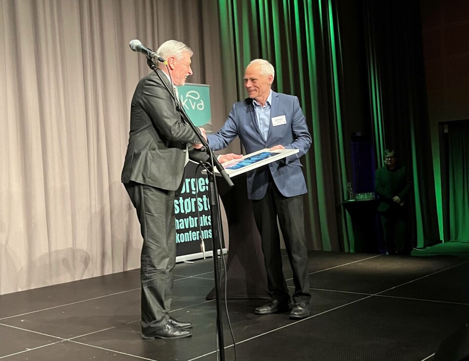 Håvard Bakke ante ingenting på førehand og blei overraska som vinnar av AqKva-prisen for 2022. Det synlege symbolet på prisen var eit kobberstikk av Harald Kryvi, og blei overrekt av meldem av AqKvapris-juryen, Hans Inge Algrøy frå Sjømat Norge. Håvard Bakke ante ingenting på førehand og blei overraska som vinnar av AqKva-prisen for 2022. Det synlege symbolet på prisen var eit kobberstikk av Harald Kryvi, og blei overrekt av meldem av AqKvapris-juryen, Hans Inge Algrøy frå Sjømat Norge.