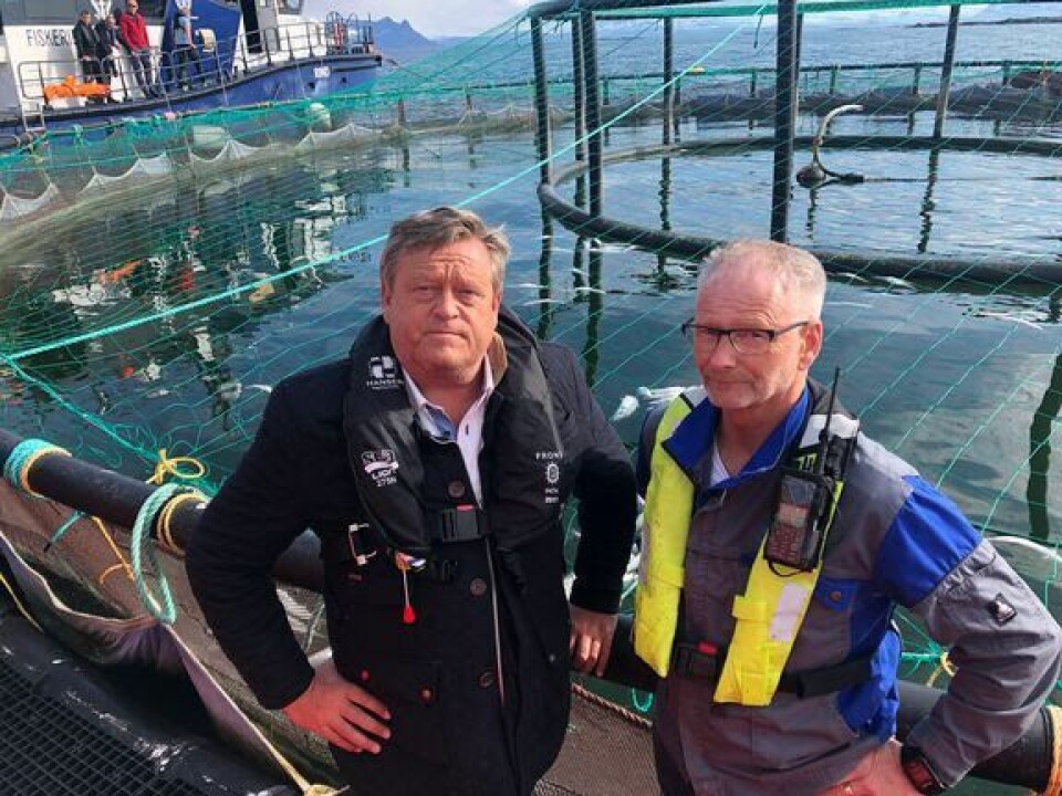 Fiskeri- og sjømatminister Harald T. Nesvik besøkte Mortenlaks i mai 2019. Her sammen med Tom Jarle Bjørkly. Foto: Nærings- og fiskeridepartementet Fiskeri- og sjømatminister Harald T. Nesvik besøkte Mortenlaks i mai 2019. Her sammen med Tom Jarle Bjørkly. Foto: Nærings- og fiskeridepartementet