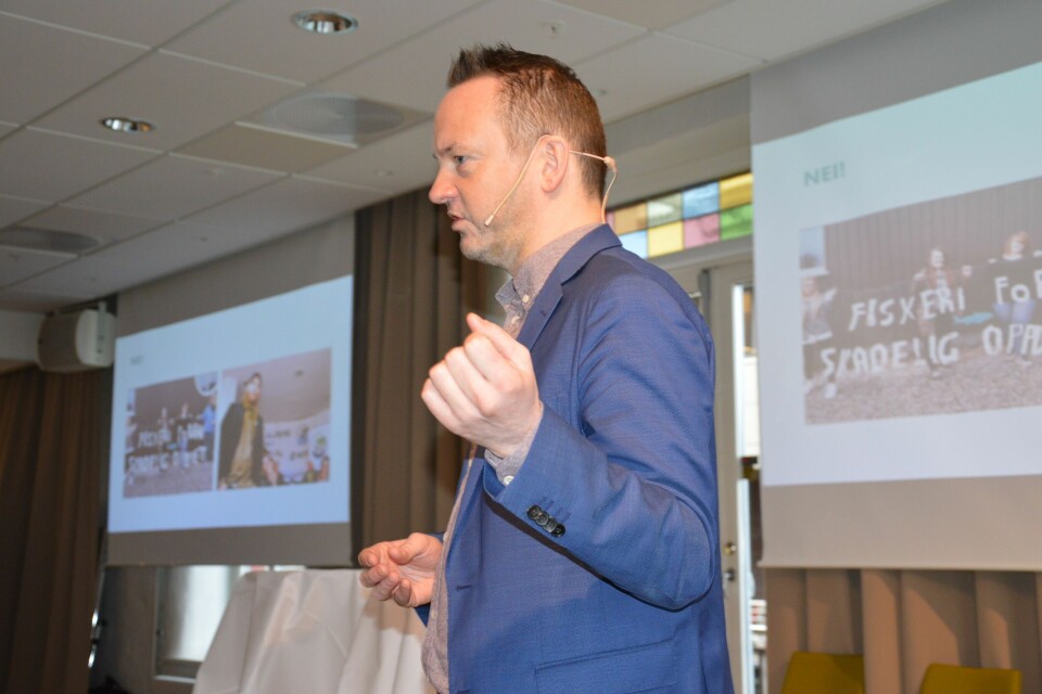 Geir Ove Ystmark, administrerende direktør i Sjømat Norge mener det viktigste næringen kan gjøre for å bedre omdømmet, er å nå ut til lokalsamfunnene og gi dem et bedre innsyn i bransjen og den verdiskapningen som genereres. Foto: Therese Soltveit.